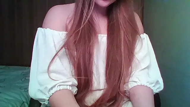 Evasapples online show from April 2026 07:15:02 PM