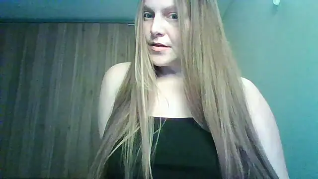 Evasapples online show from March 2026 07:49:01 PM