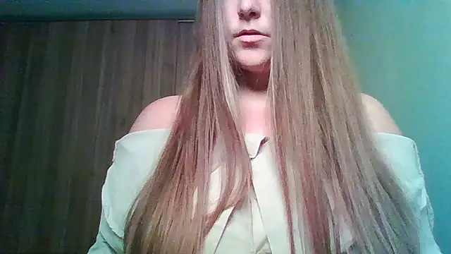Evasapples online show from June 2026 06:51:01 PM