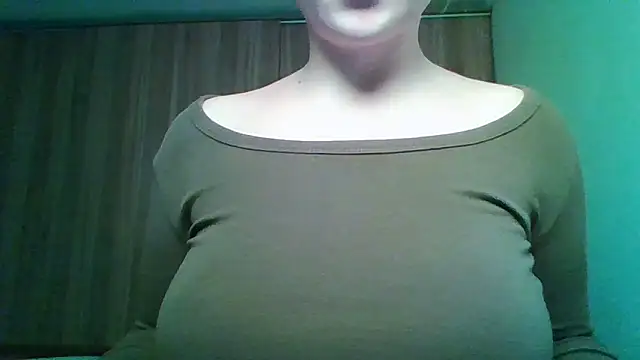 Evasapples online show from November 2025 05:12:01 PM