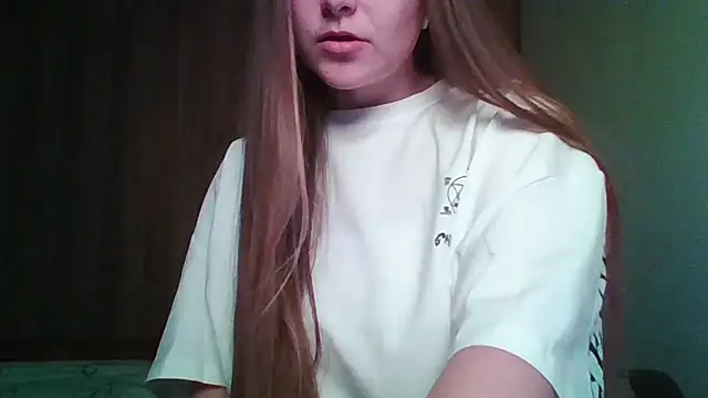 Evasapples online show from March 2026 09:59:01 PM