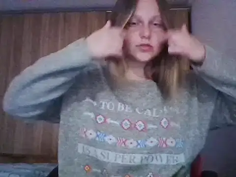 Evasapples online show from March 2025 08:55:01 PM