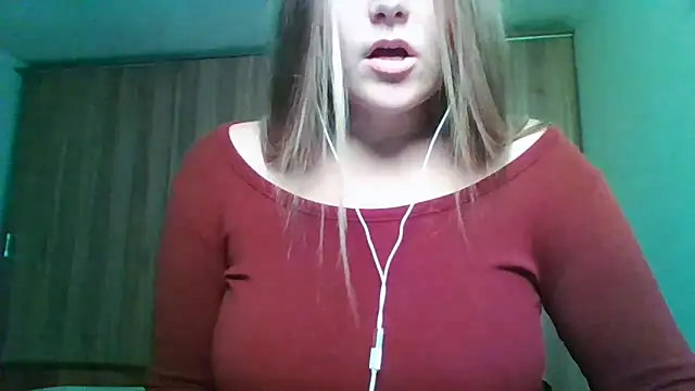 Evasapples online show from November 2025 09:40:02 PM