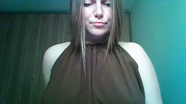Evasapples online show from May 2026 07:01:02 PM