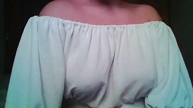 Evasapples online show from November 2025 07:29:02 PM