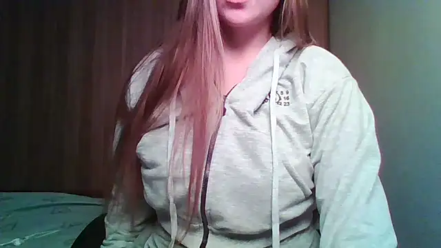 Evasapples online show from November 2025 02:54:02 PM