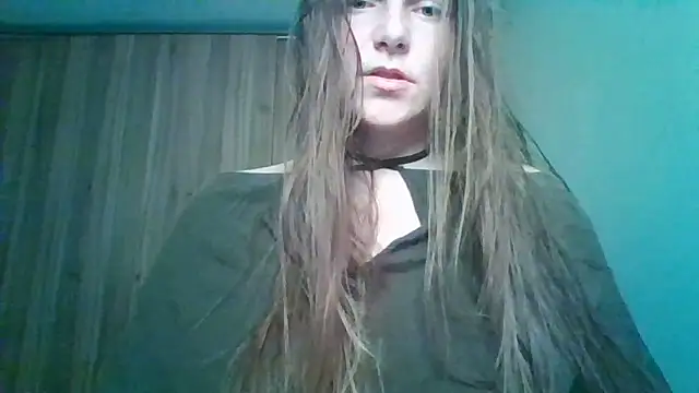 Evasapples online show from May 2026 08:51:01 PM