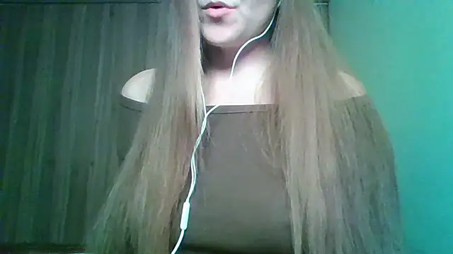 Evasapples online show from April 2026 08:57:02 PM