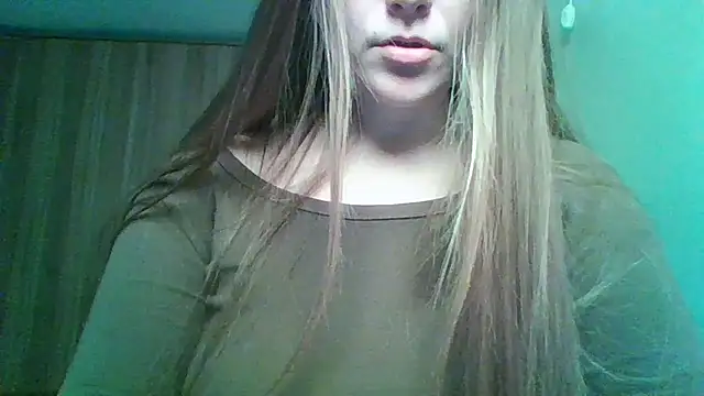 Evasapples online show from March 2026 08:33:01 PM