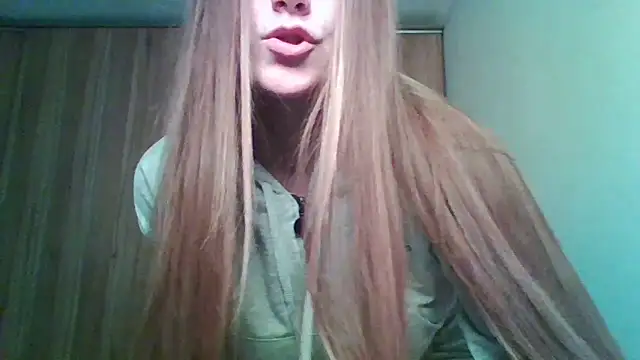 Evasapples online show from January 2026 05:16:01 PM