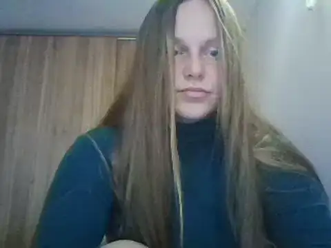 Evasapples online show from March 2025 06:46:02 PM