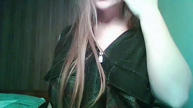 Evasapples online show from April 2026 07:53:02 PM