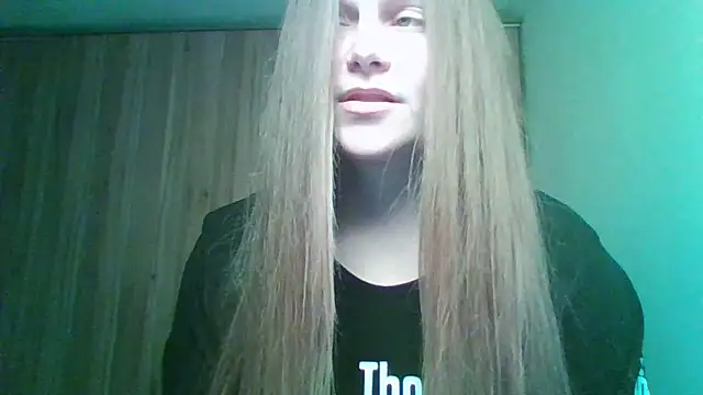 Evasapples online show from February 2026 06:07:01 PM