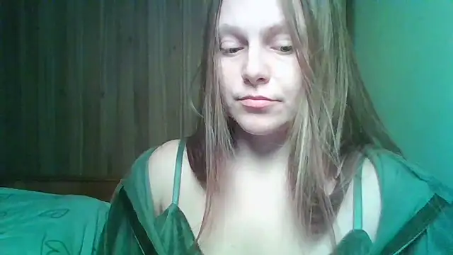 Evasapples online show from February 2026 10:21:02 PM