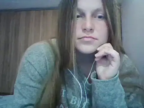 Evasapples online show from March 2025 04:51:01 PM