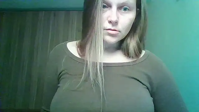 Evasapples online show from March 2026 09:54:02 PM