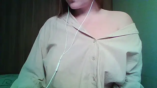 Evasapples online show from April 2026 08:37:02 PM