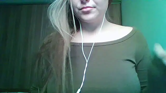 Evasapples online show from November 2025 04:41:02 PM