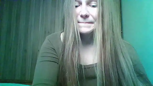 Evasapples online show from January 2026 07:18:01 PM