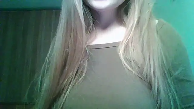 Evasapples online show from March 2026 10:28:02 PM