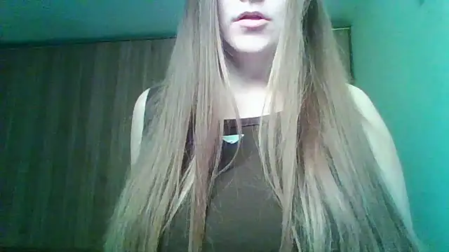 Evasapples online show from March 2026 10:47:02 PM