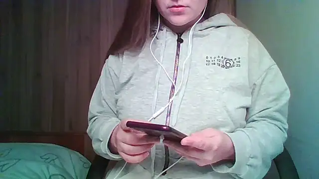 Evasapples online show from May 2026 04:53:01 PM
