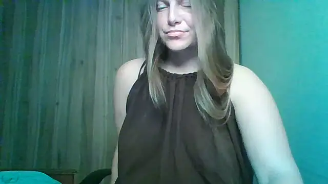 Snapshot of Evasapples chatting on June 2026 09:38:02 PM Evasapples online show from June 2026 09:38:02 PM