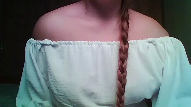 Evasapples online show from November 2025 02:32:01 PM