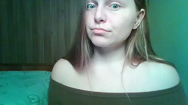 Evasapples online show from February 2026 06:52:01 PM