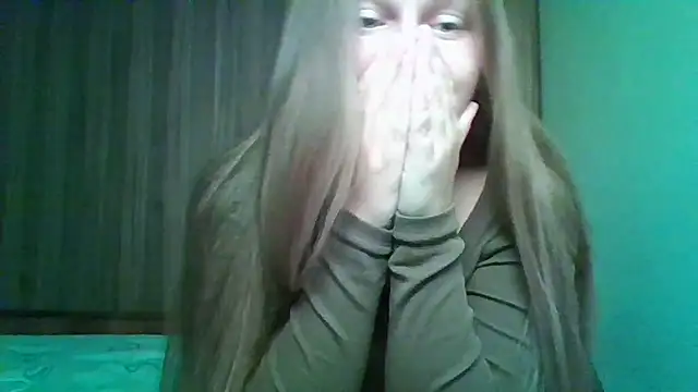 Evasapples online show from September 2025 03:08:02 PM