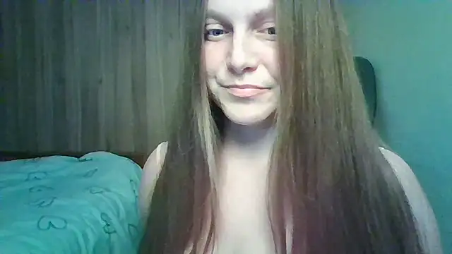 Evasapples online show from March 2026 09:35:02 PM