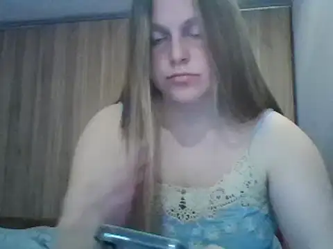 Evasapples online show from March 2025 07:43:02 PM