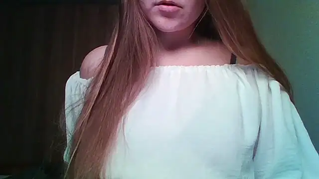 Evasapples online show from April 2026 07:49:01 PM