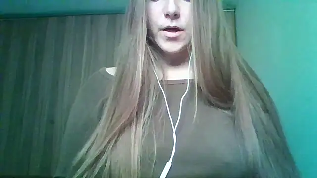 Evasapples online show from May 2026 07:41:01 PM