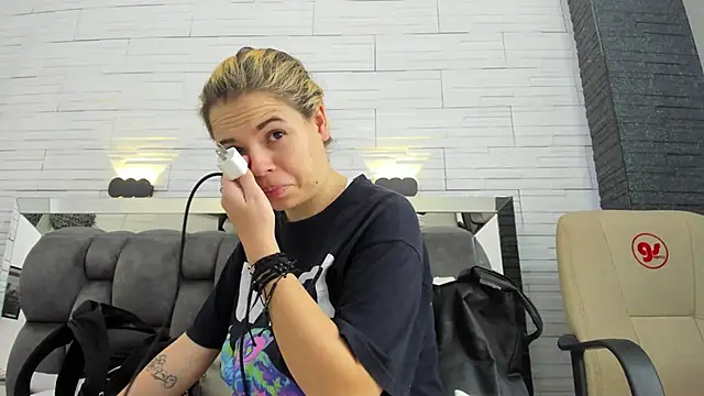 dorothy vegga online show from December 2025 03:55:02 AM