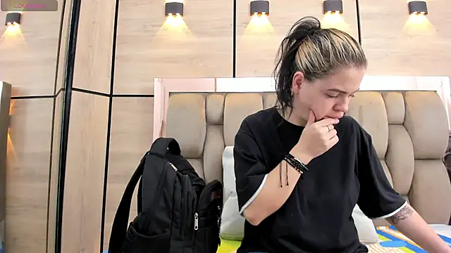 dorothy vegga online show from December 2025 03:43:02 AM