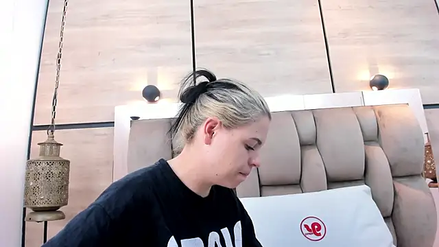 dorothy vegga online show from April 2026 03:52:01 AM