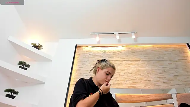 dorothy vegga online show from April 2026 04:03:01 AM