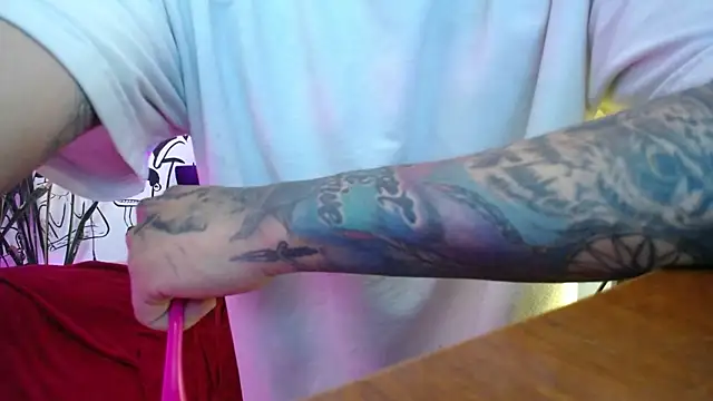 Snapshot of tatouagendecouple chatting on December 2024 08:36:02 AM tatouagendecouple online show from December 2024 08:36:02 AM
