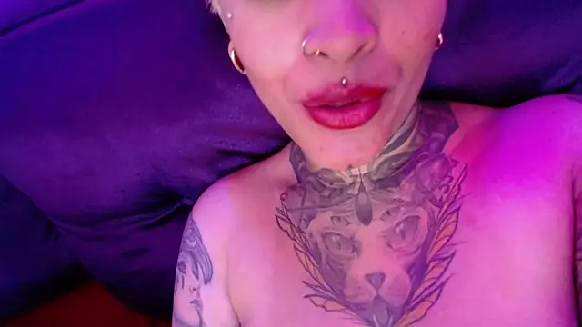 Snapshot of tatouagendecouple chatting on January 2025 05:28:02 AM tatouagendecouple online show from January 2025 05:28:02 AM