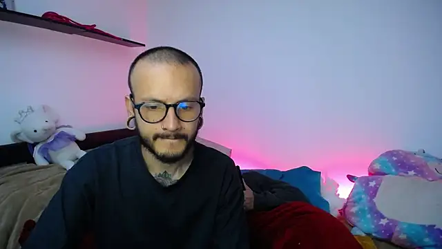 Snapshot of tatouagendecouple chatting on March 2025 05:53:01 AM tatouagendecouple online show from March 2025 05:53:01 AM