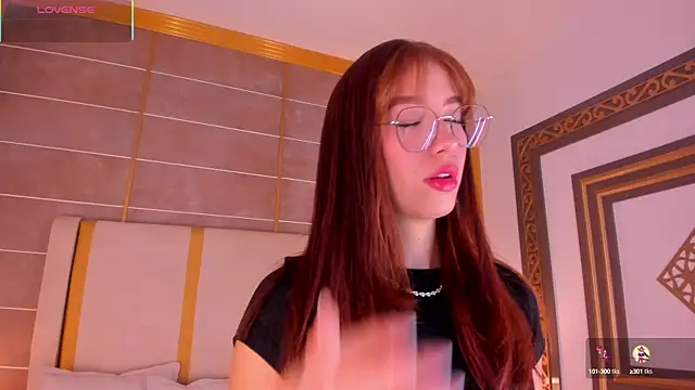 Snapshot of AbigailCarter chatting on October 2025 11:28:01 PM AbigailCarter online show from October 2025 11:28:01 PM