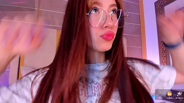 Snapshot of AbigailCarter chatting on October 2025 11:06:02 PM AbigailCarter online show from October 2025 11:06:02 PM