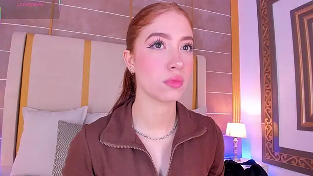 Snapshot of AbigailCarter chatting on October 2025 10:33:01 PM AbigailCarter online show from October 2025 10:33:01 PM