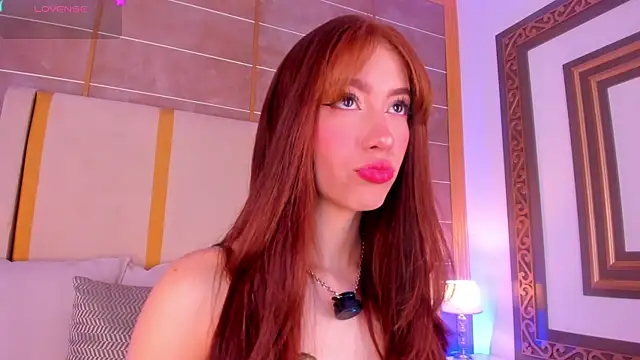 Snapshot of AbigailCarter chatting on October 2025 11:39:01 PM AbigailCarter online show from October 2025 11:39:01 PM