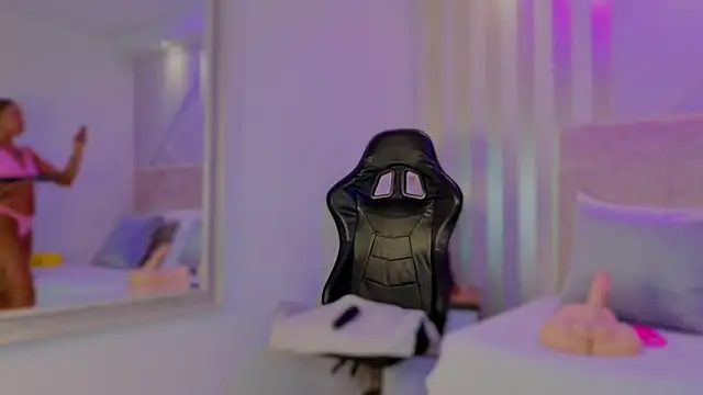 Tayra Pradit online show from March 2026 08:13:01 PM