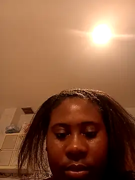 Snapshot of KennyBigWoman chatting on September 2025 08:33:01 PM KennyBigWoman online show from September 2025 08:33:01 PM