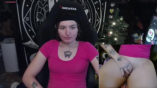 Snapshot of BrandiWRLD_999 chatting on January 2025 09:42:01 PM BrandiWRLD 999 online show from January 2025 09:42:01 PM