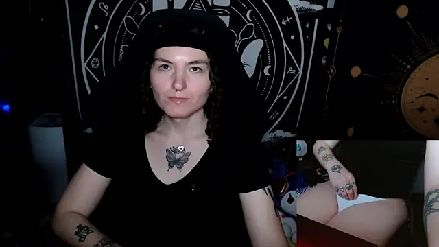 Snapshot of BrandiWRLD_999 chatting on October 2025 09:07:02 PM BrandiWRLD 999 online show from October 2025 09:07:02 PM