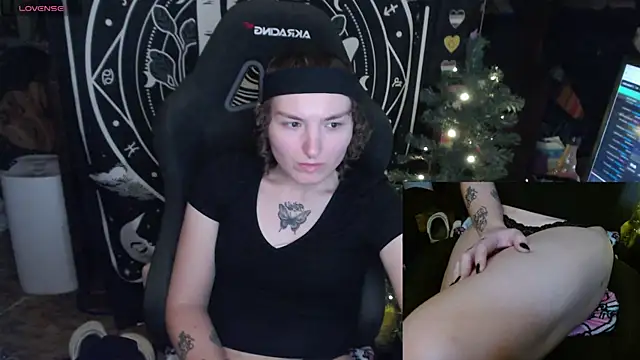 Snapshot of BrandiWRLD_999 chatting on January 2025 02:18:02 AM BrandiWRLD 999 online show from January 2025 02:18:02 AM